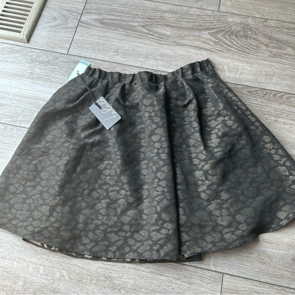 NWT Aritzia Talula Black & Bronze  Abstract Patterned Flared Mini Skirt - Picture 4 of 15